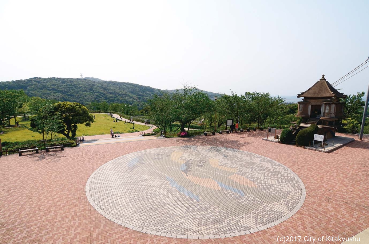 若戸大橋を見下ろす 高塔山公園 初夏のアジサイ 夜景を楽しもう 北九州ノコト