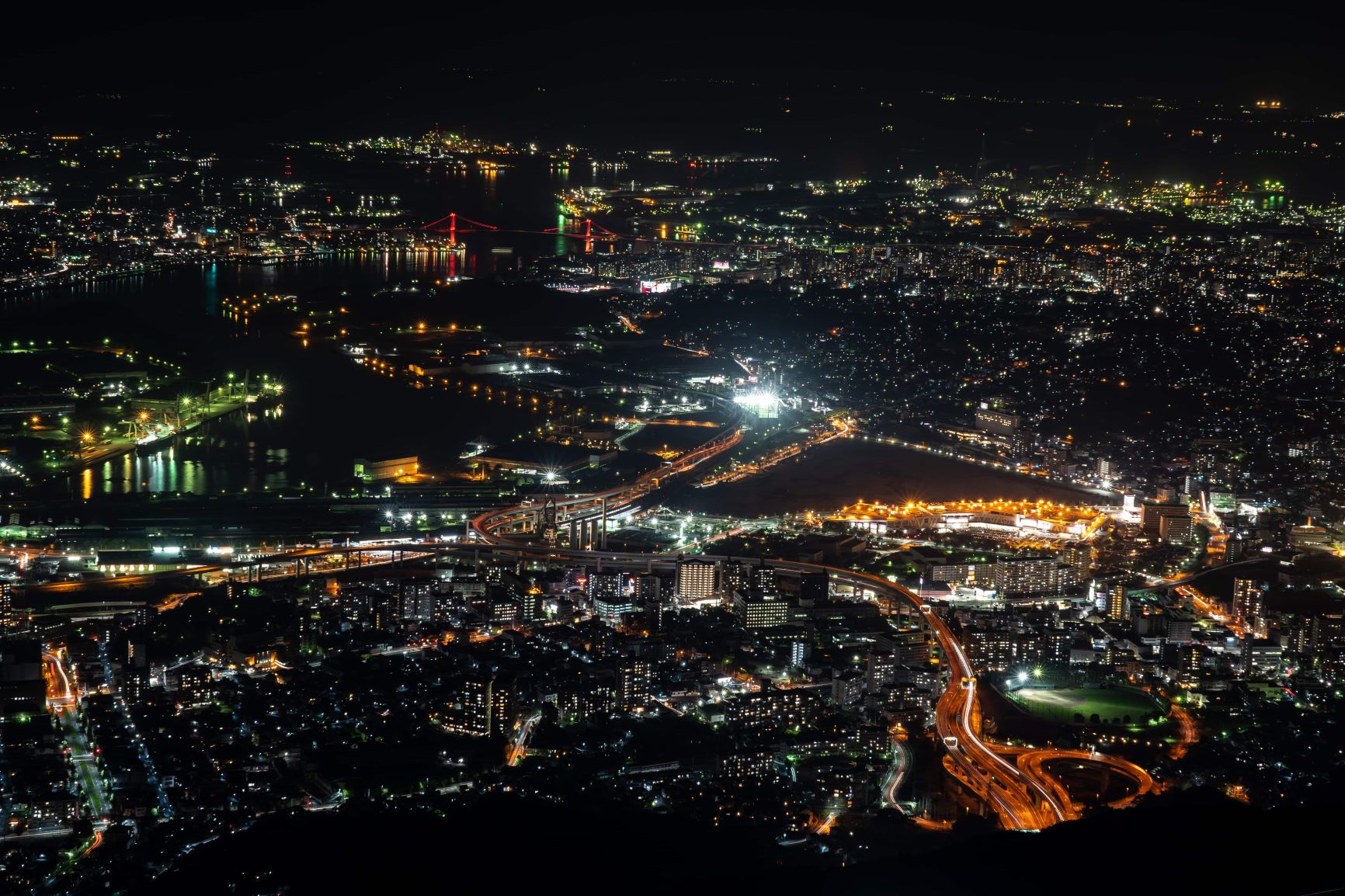 「新日本三大夜景」選定の「皿倉山」 四季折々の景色を楽しもう 北九州ノコト 「新日本三大夜景」選定の「皿倉山」 四季折々の景色を楽しもう 北九州ノコト