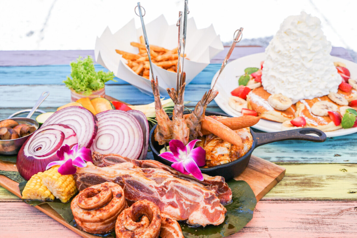 八幡東区「コナズ珈琲」に国内店舗初の屋外テラス 「ハワイアンBBQ