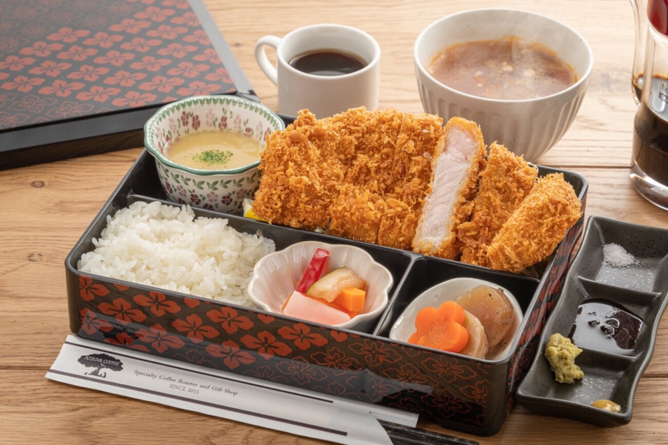 あつみ珈琲」移転オープン コーヒー＆トンカツ専門店【北九州市