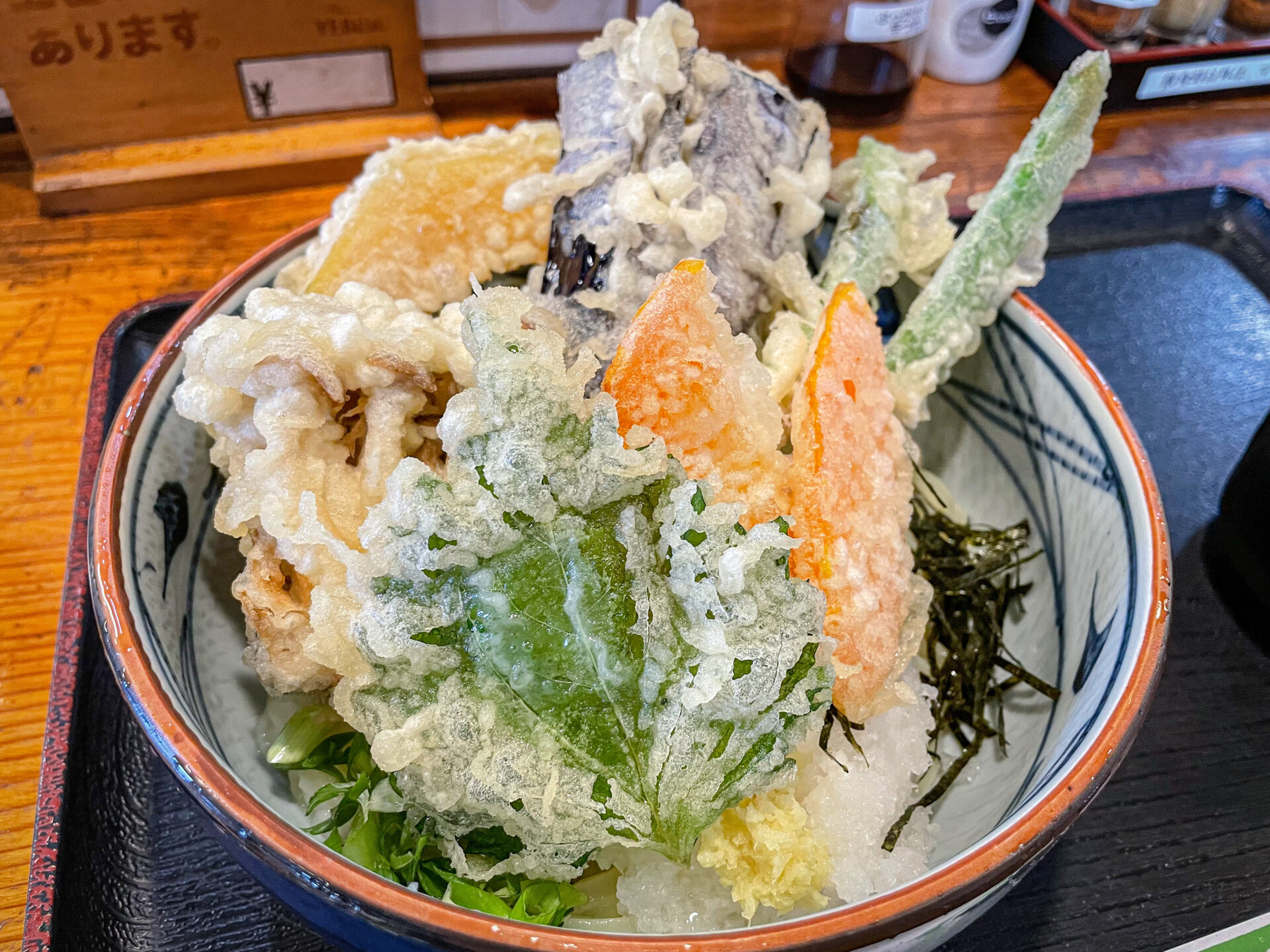 うどん家久兵衛 に夏限定の野菜天ぶっかけうどんが登場 北九州市小倉北区 北九州ノコト